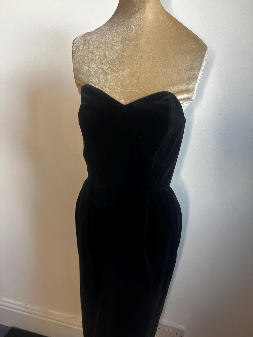 Valen Black Velvet Maxi Dress — view 4