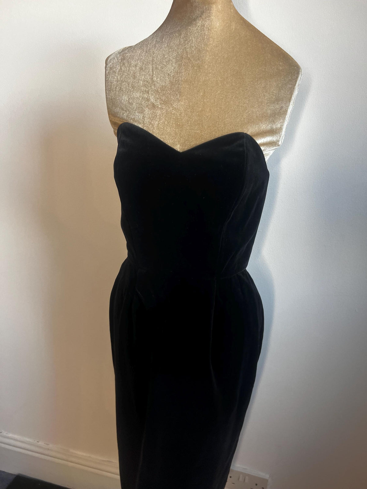 Valen Black Velvet Maxi Dress — view 4